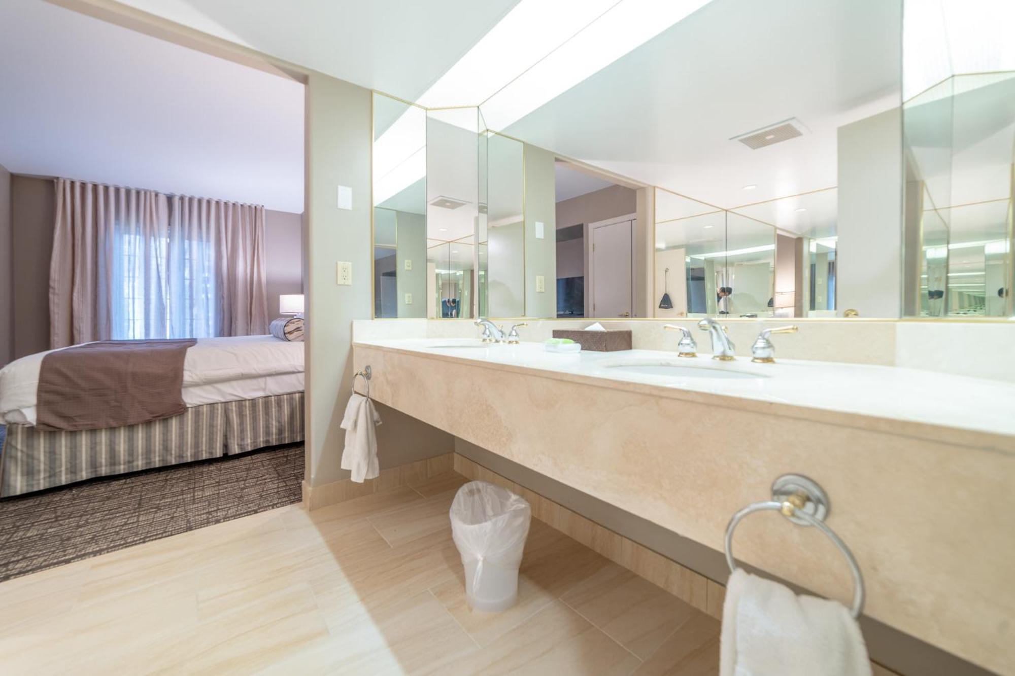 Horseshoe Valley Suites - The Aurora Shanty Bay Εξωτερικό φωτογραφία
